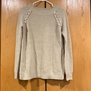 SO Cream Cable-Trim Crewneck Sweater